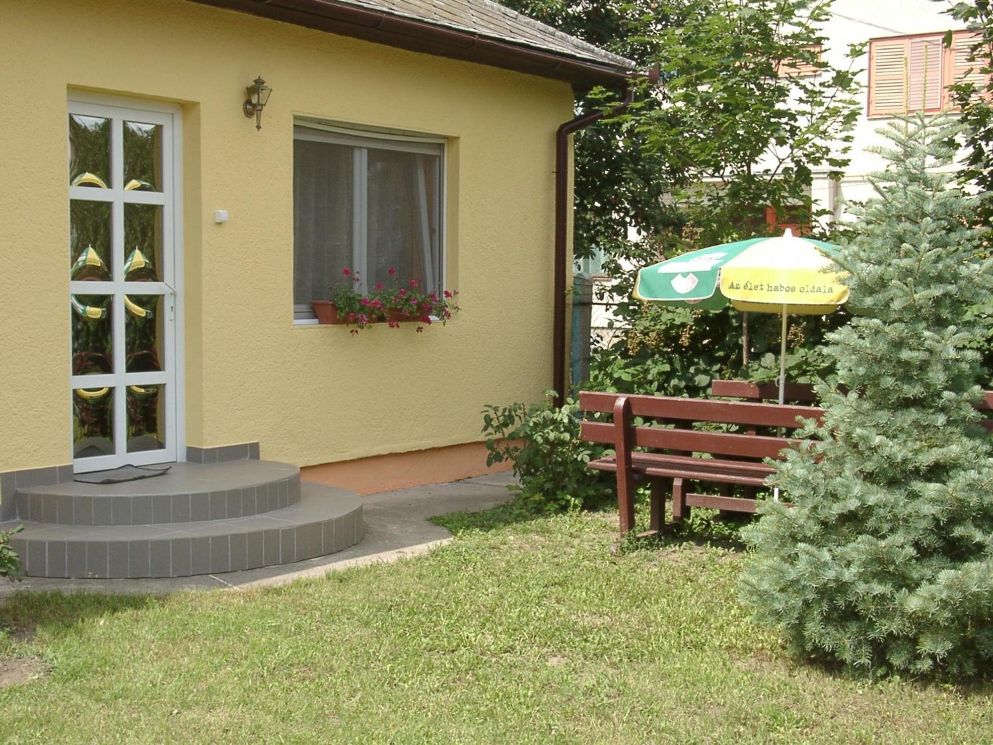 Emese Apartman Hajduszoboszlo Bagian luar foto
