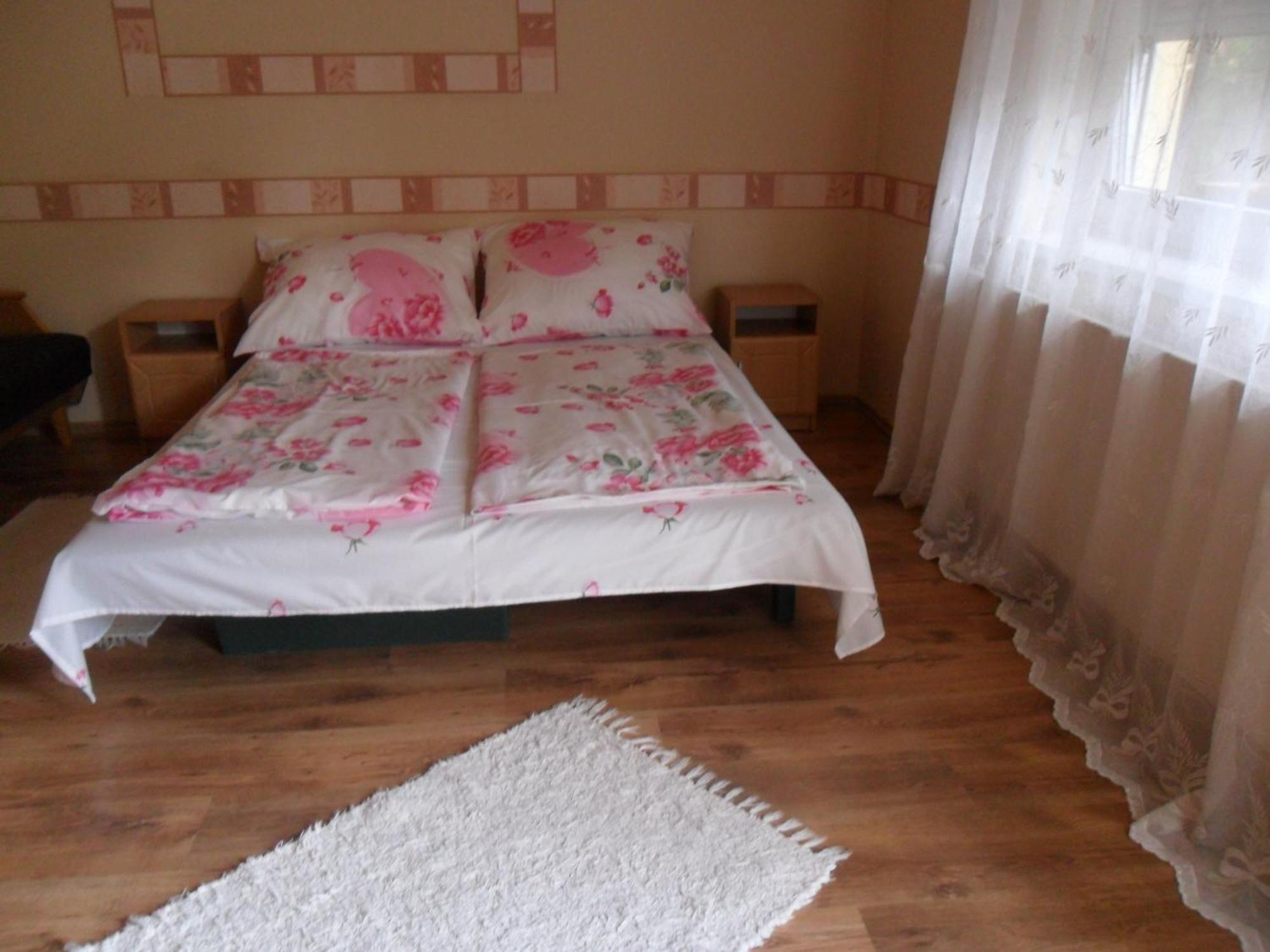 Emese Apartman Hajduszoboszlo Bagian luar foto