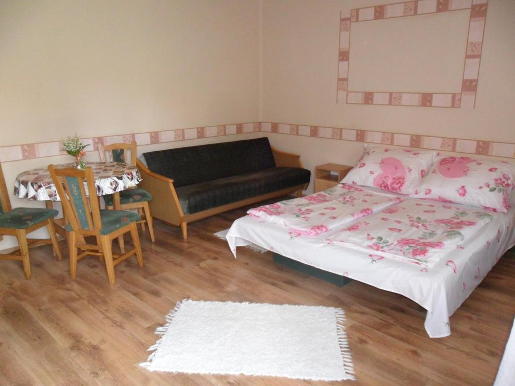 Emese Apartman Hajduszoboszlo Ruang foto